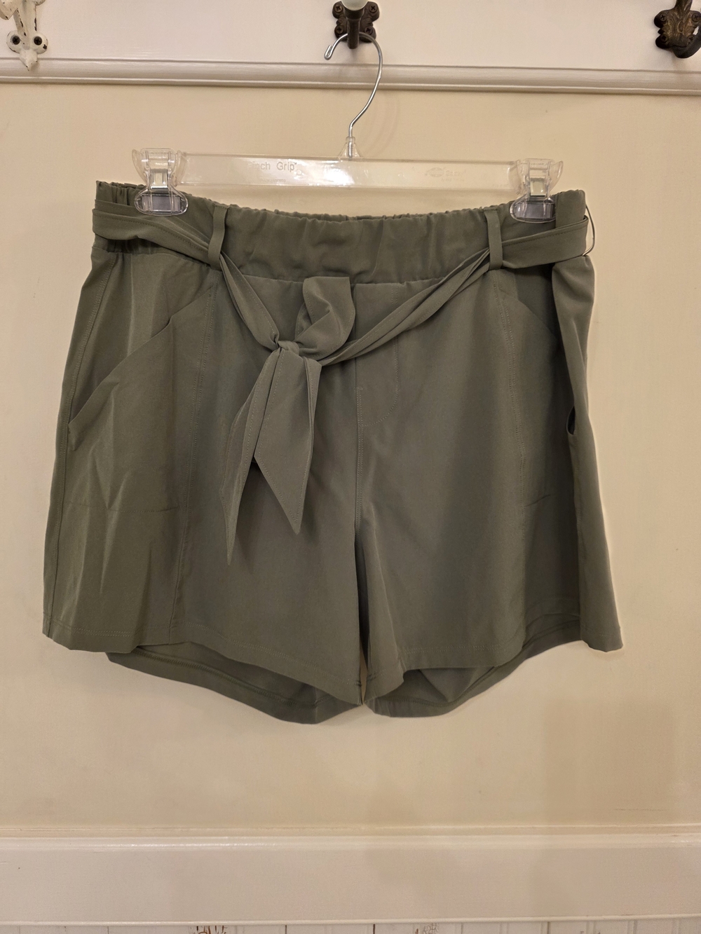 Lole High-Waist Tie-Belt Women's Shorts - Olive Green